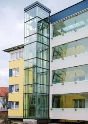 thang may ngoai troi